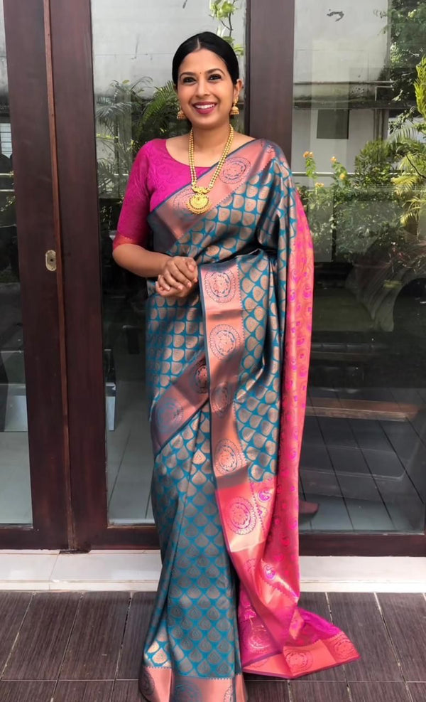 Blue and Pink Colour Kanjivaram Woven Silk Saree With Blouse Piece